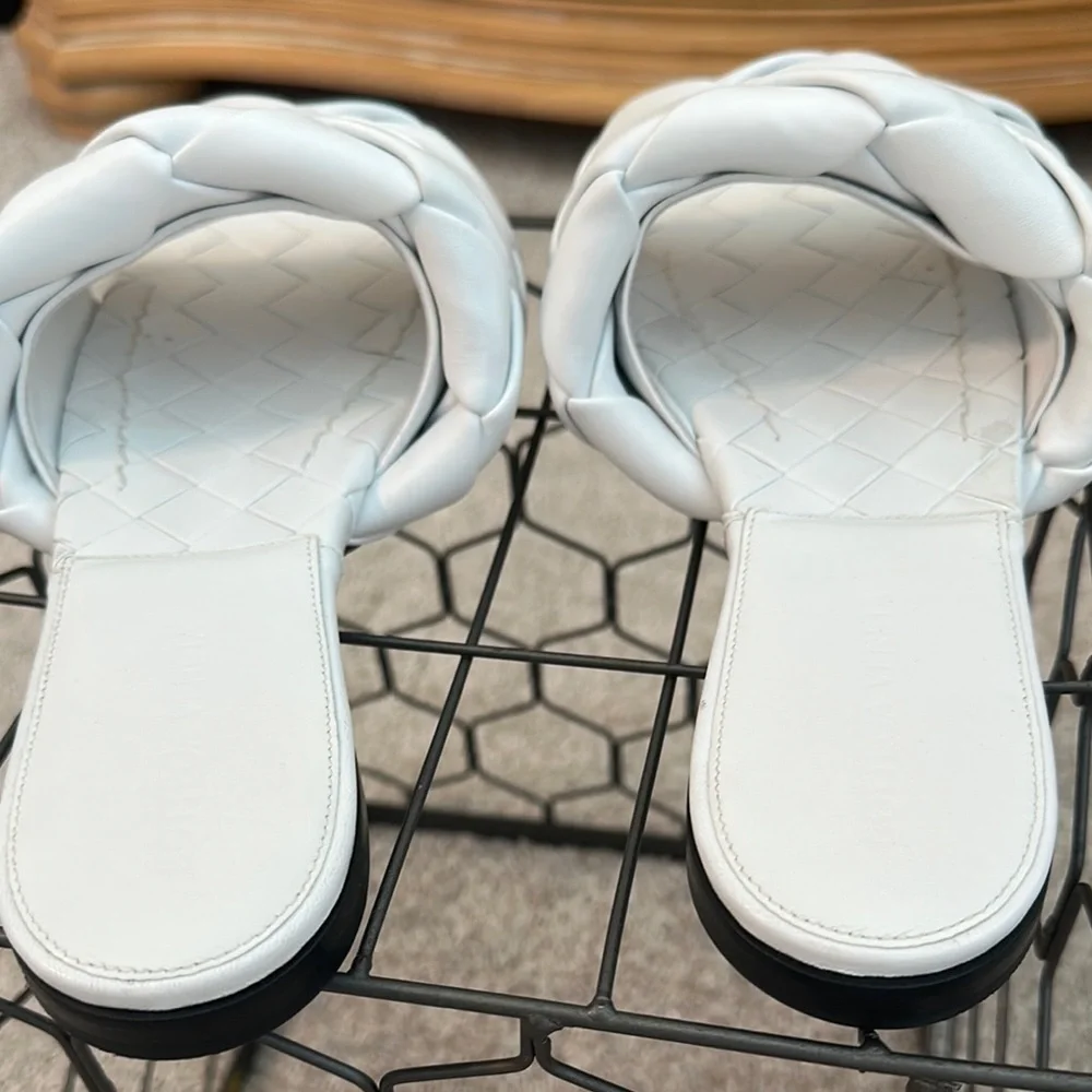 Bottega Veneta White Woven Sandals - Picture 5 of 5